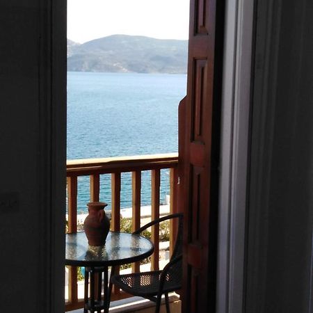 Adriani Sea View Rooms Adamantas  Bagian luar foto