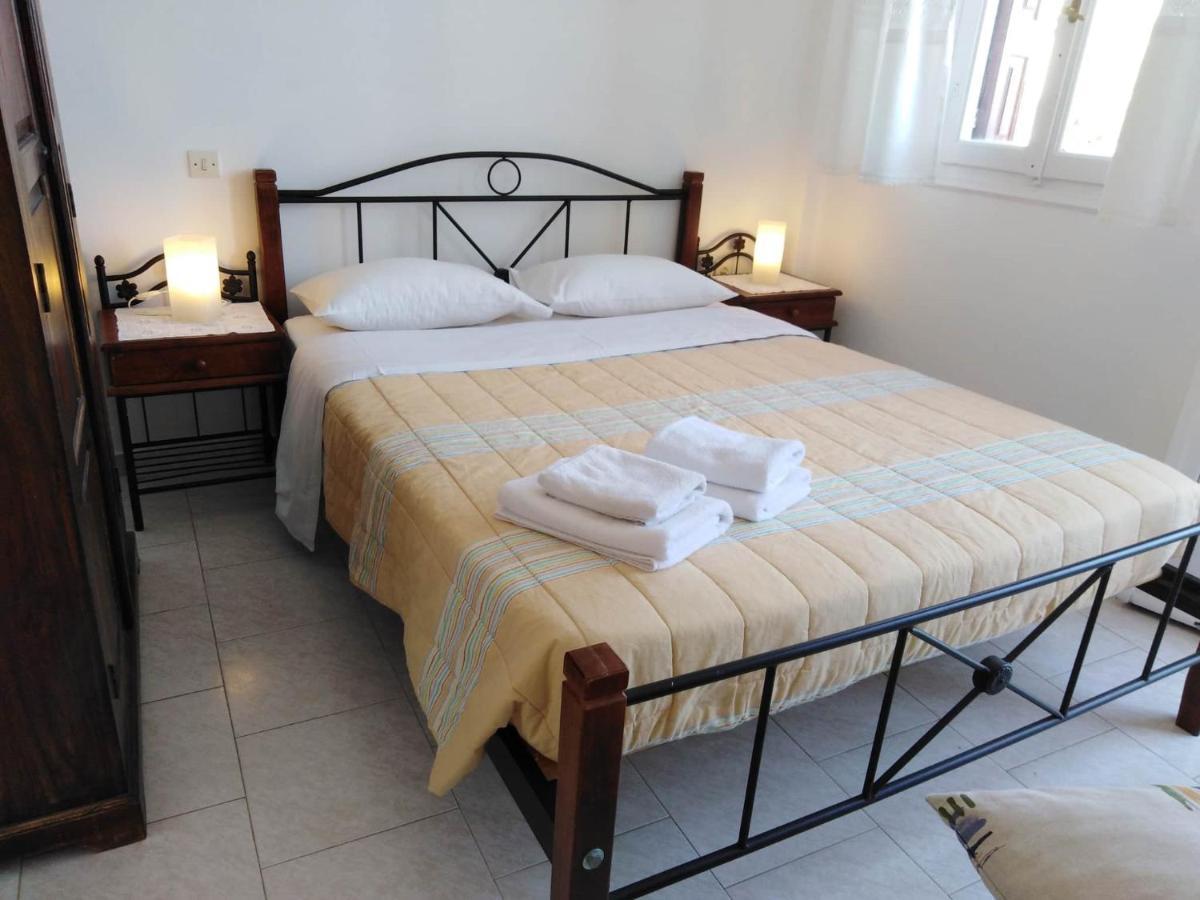 Adriani Sea View Rooms Adamantas  Bagian luar foto